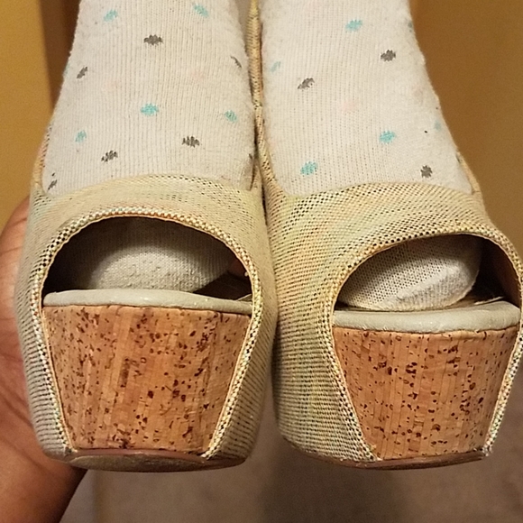 Pumps - Picture 8 of 8